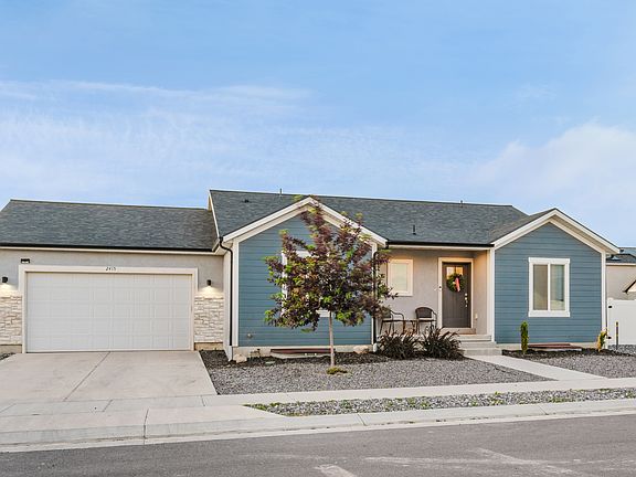 2nd image of 2415 E Boxwood Ln