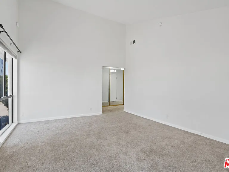 11064 La Grange Ave #4 — Photo 17