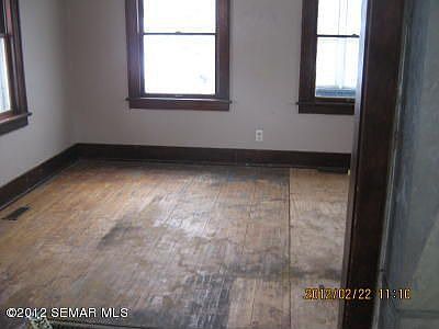 5th image of 916 2nd St NW