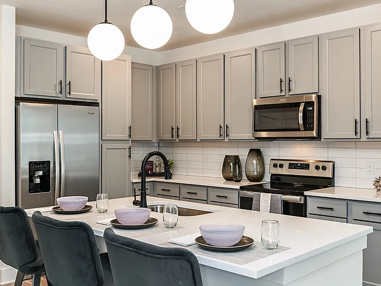 2x2 1047 sqft B2 - Kitchen 2x2 1047 sqft B2 - Kitchen