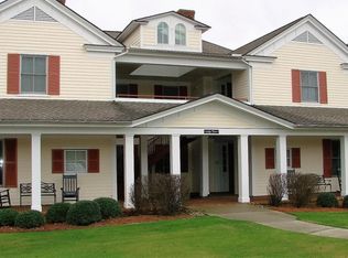 733 Palmer Dr, Southern Pines, NC 28387