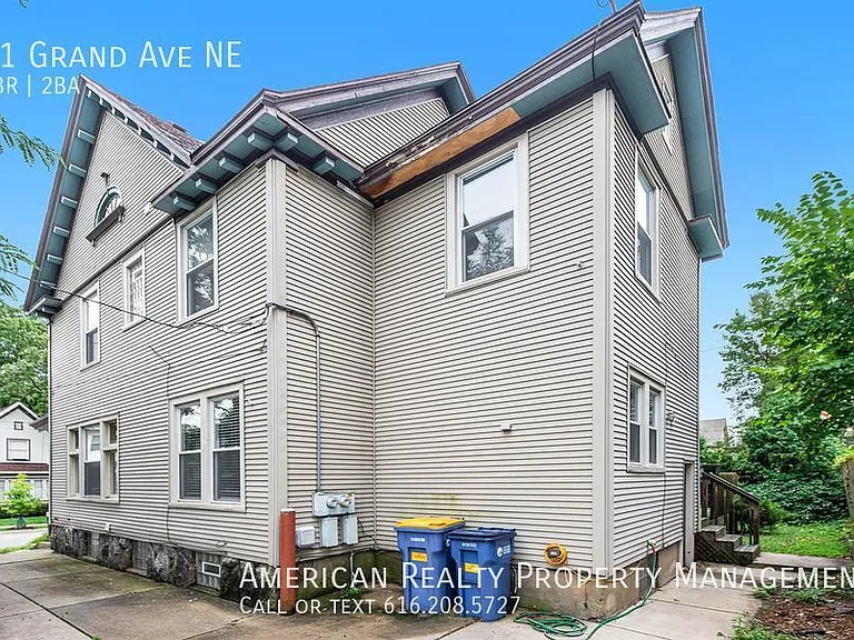 61 Grand Ave NE — Photo 25