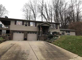 52621 Royal Oaks, Bridgeport, OH 43912