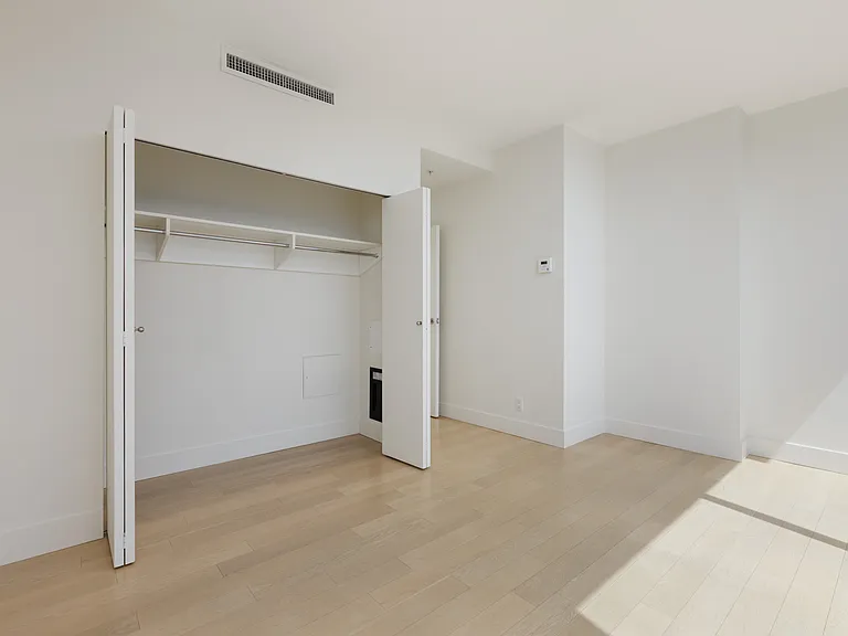 1111 Alberni St #4304 — Photo 17