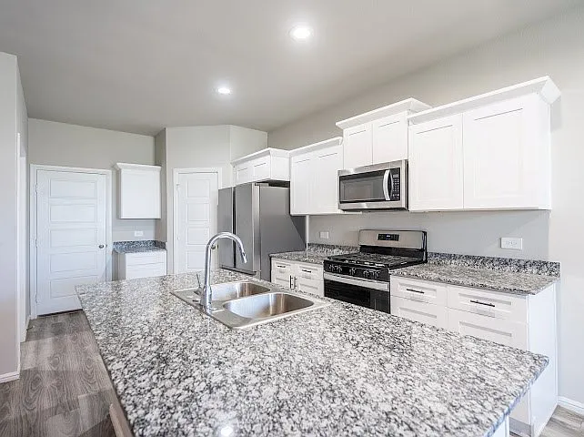6403 Globe Life Ct — Photo 8
