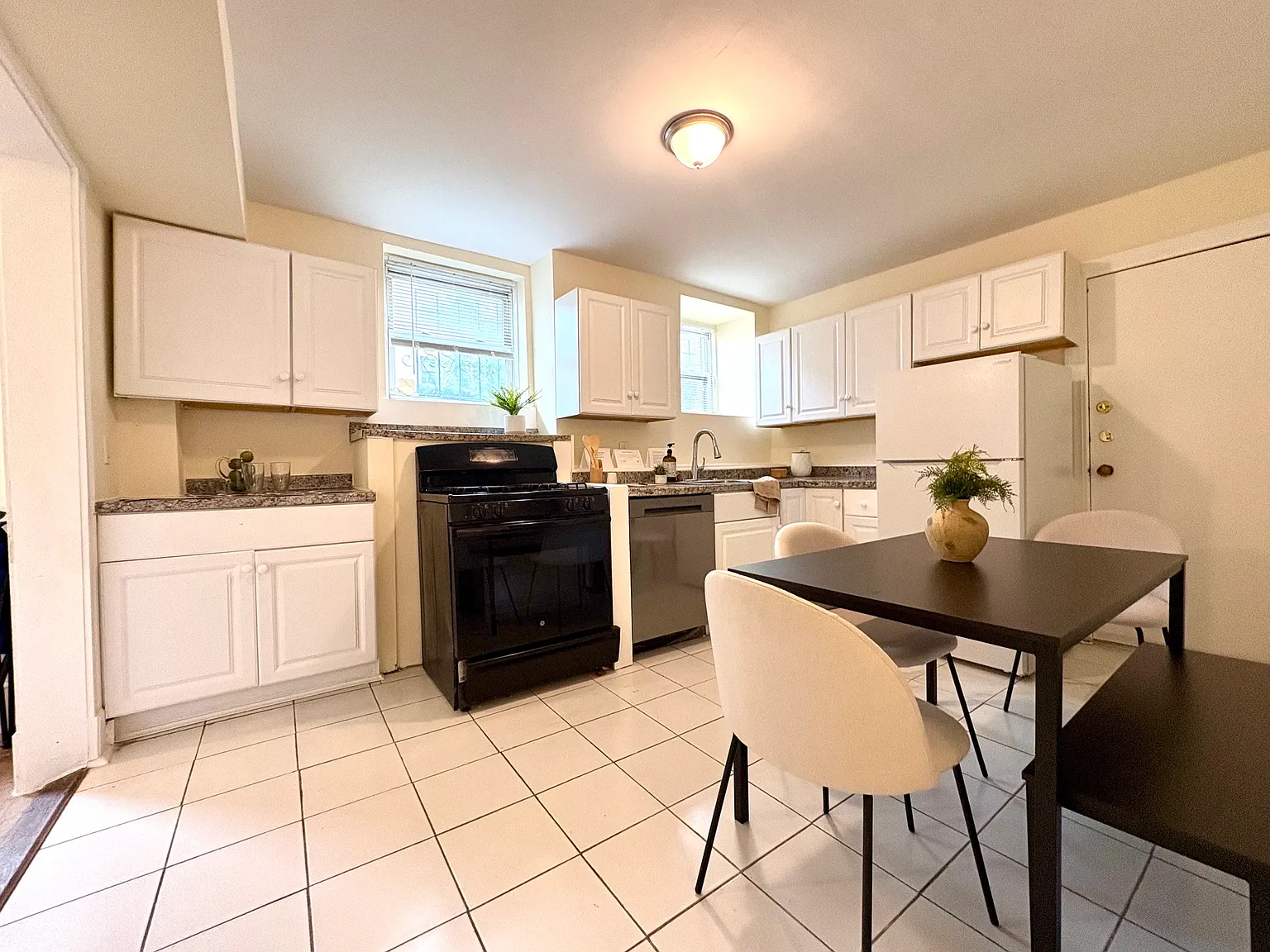 2 bed, 845 sqft, $2,500 — Photo 4