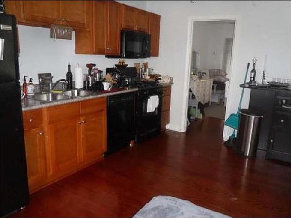 3rd image of 8309 Belfast St