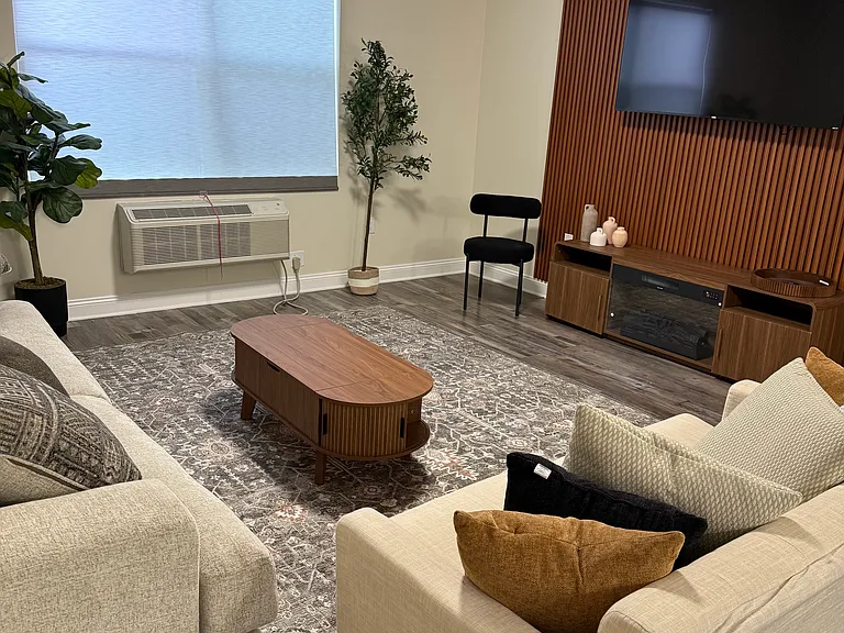 6400 Jefferson St #206 — Photo 5