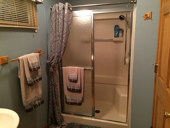 5th image of 6998 Bennington Dr