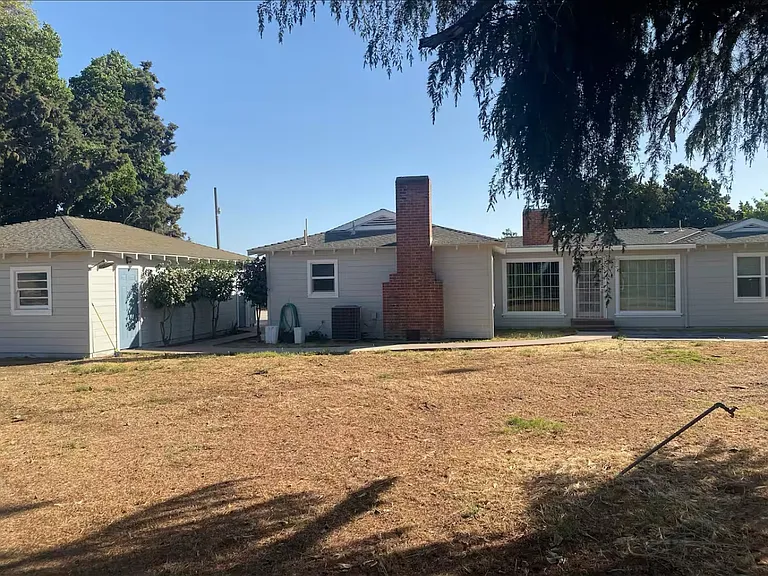 12256 Sante Fe Ave — Photo 15