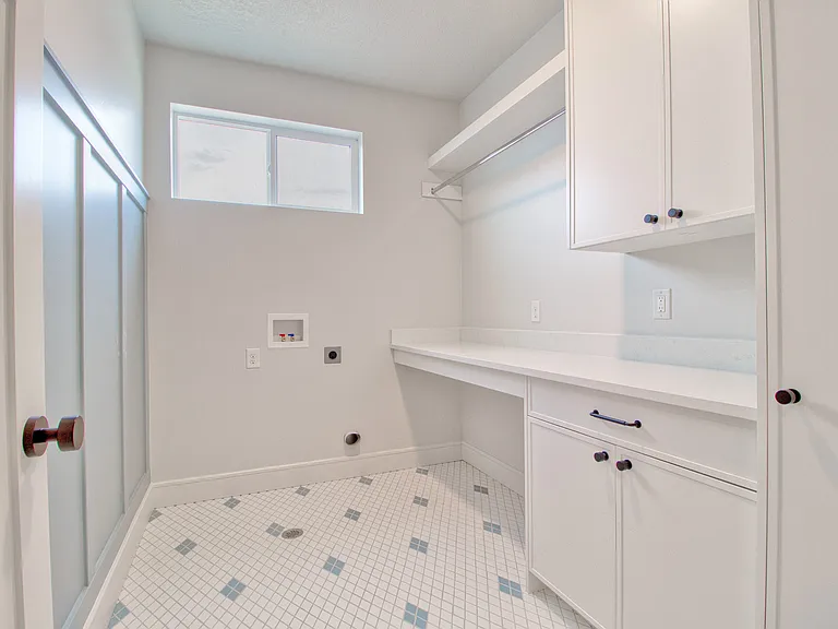 1338 S 450 E — Photo 6
