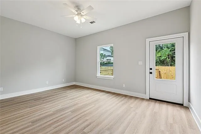 1614 Leonidas St — Photo 11