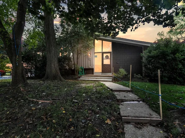 1420 South River ROAD #1422, New Berlin, WI 53151