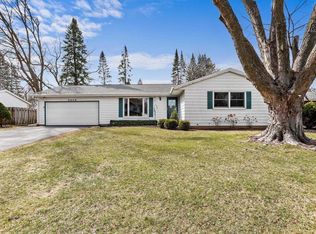 5409 Meadowood Dr, Fitchburg, WI 53711