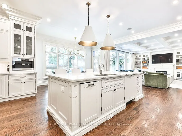 182 Saint Leonards Ave — Photo 9
