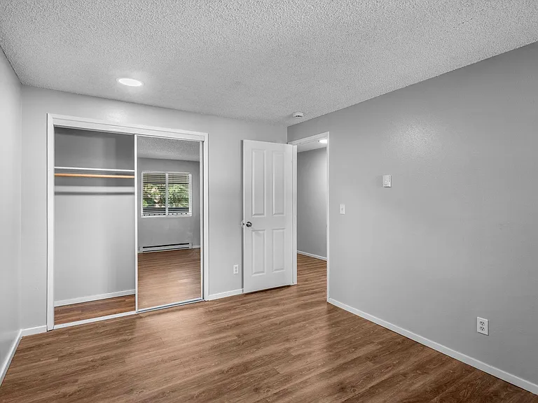River Court Apartments - Updated Units With A View! — Photo 23