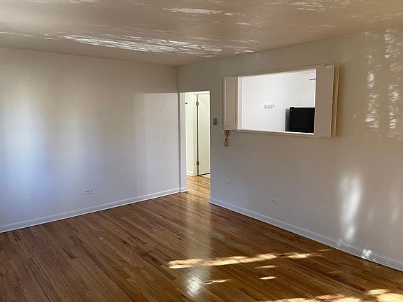 5th image of 833 E Ellsworth Ave APT 302