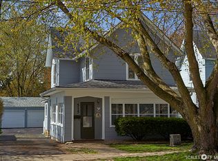 515 Walnut Ave, Elgin, IL 60123