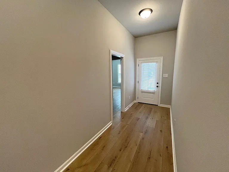 121 Dutchman Dr — Photo 8