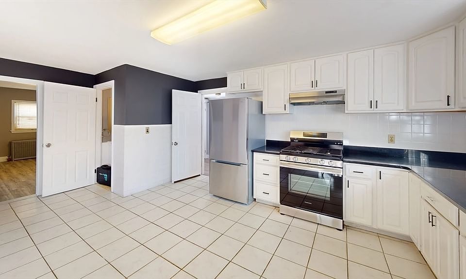 1st image of 111 Arnold St #1