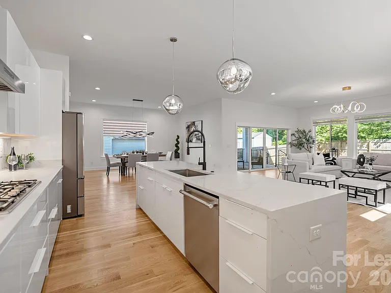 3008 Holt St — Photo 12