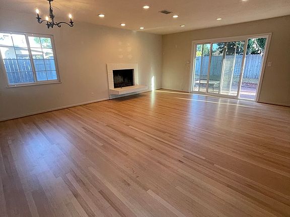 4th image of 17592 Fiesta Way