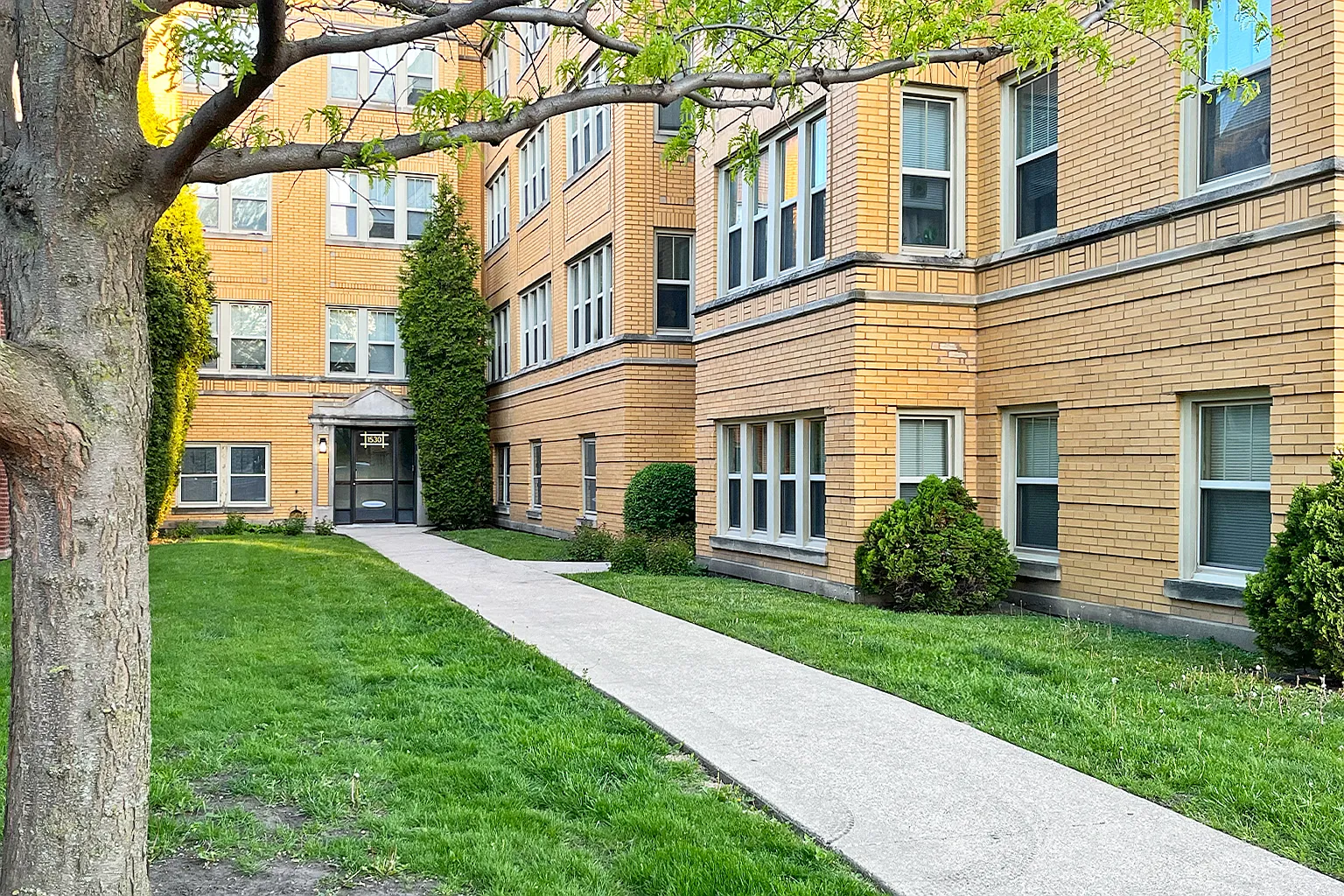 1530-1532 N. Austin Blvd. — Photo 2