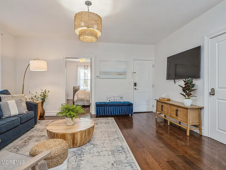 504 Ludlow Ave #WINTER ONLY — Photo 8