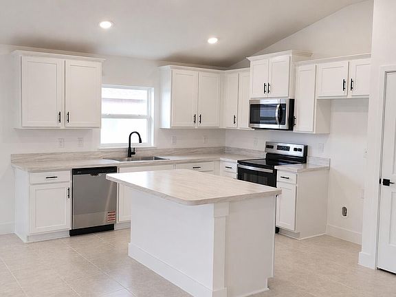 2nd image of 1515 Kylar Dr NW