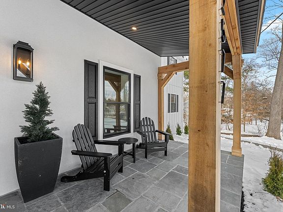 5th image of 2577 Wayland Rd