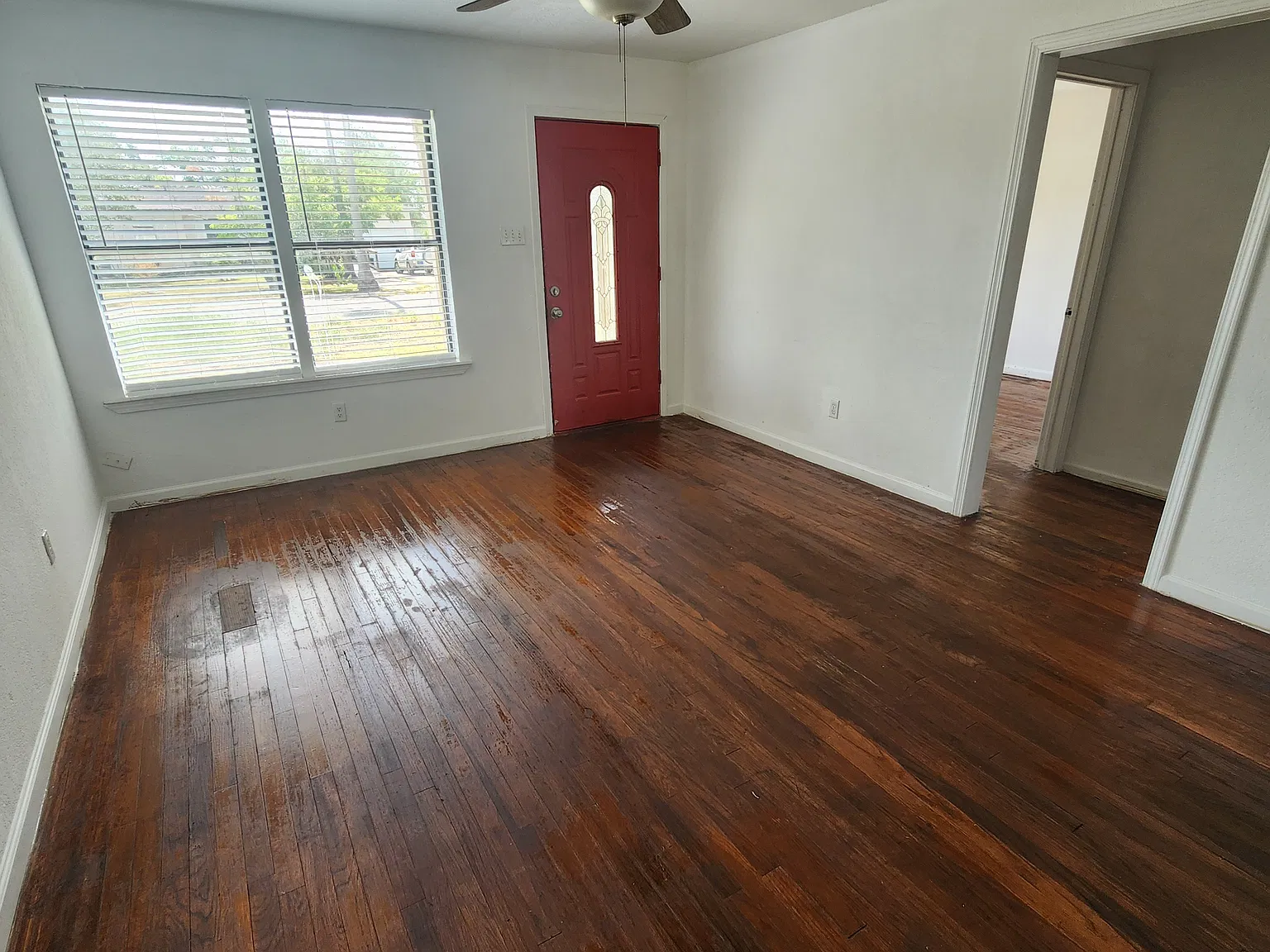 3 bed, 1168 sqft, $1,400 — Photo 2