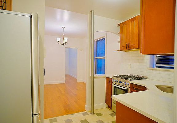 2nd image of 115 E 96th St #10A