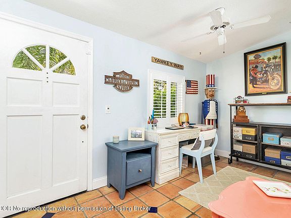 4th image of 828 Flamingo Dr