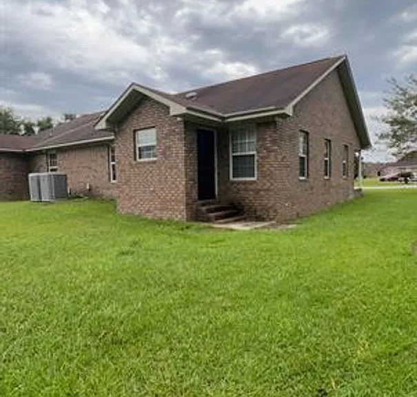 44 Webb Ct NE — Photo 1