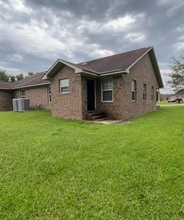 44 Webb Ct NE