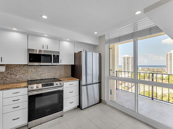 5th image of 521 N Riverside Drive #1004