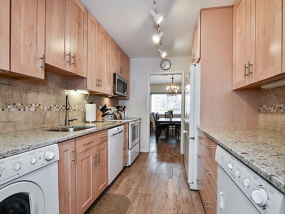 4th image of 30 Greenridge Ave APT 2C