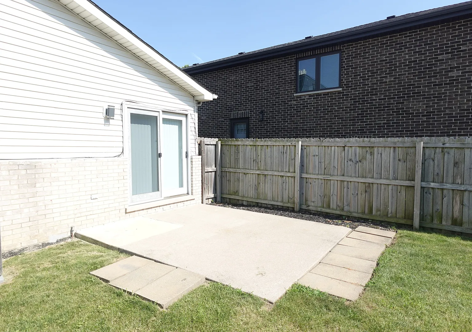 3 bed, 1153 sqft, $2,495 — Photo 3