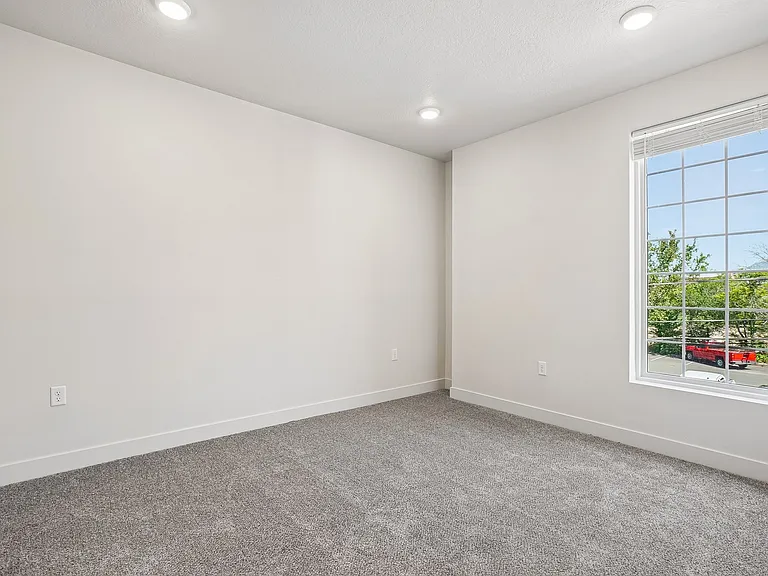 Union Walk Apartments — Photo 8