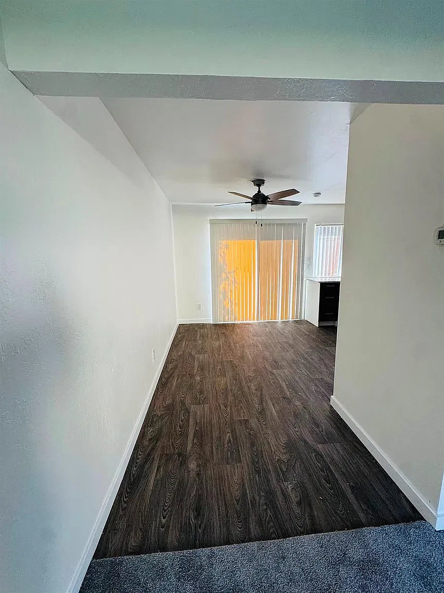 2 bed, 1.5 bath, 1014 sqft, $1,950 — Photo 2