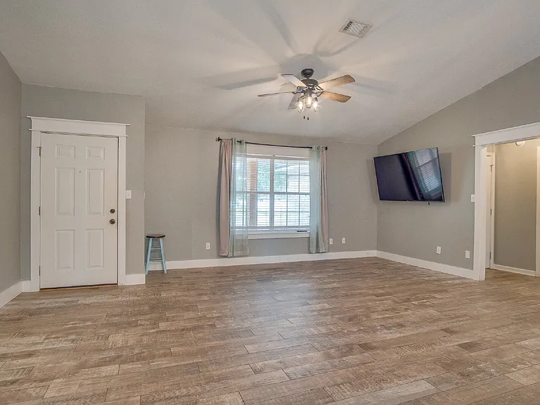 8262 Pamplona St — Photo 14