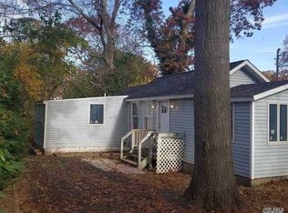 21 Patchogue Rd, Sound Beach, NY 11789