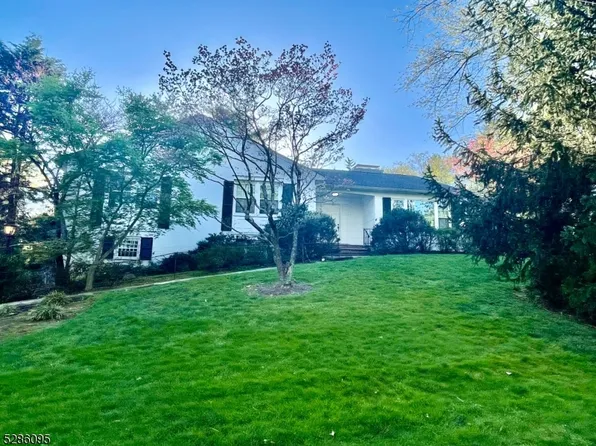 7 Knollwood Rd, Millburn Twp., NJ 07078