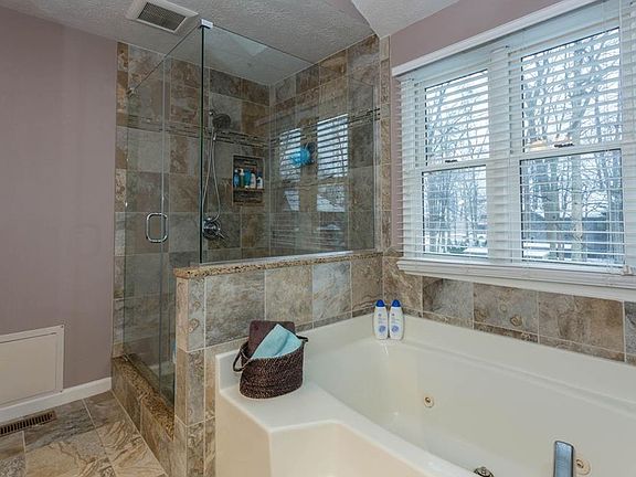 4th image of 7551 Timber Springs Dr N