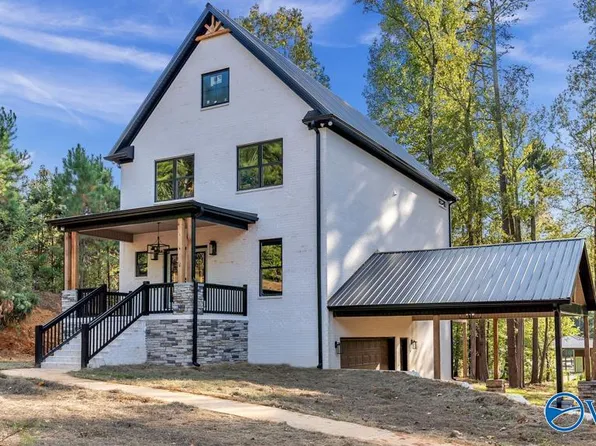 355 Red Stone Dr, Scottsboro, AL 35769