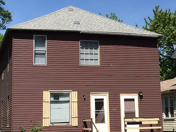 This city certified two unit is located on Bay City's west side.  The lower unit is a two bedroom and the upper unit is a one bedroom.  Updates include roof and furnace.  Separate meters; tenants pay electric and heat.    Each unit is fully applianced.  Turn key investment!