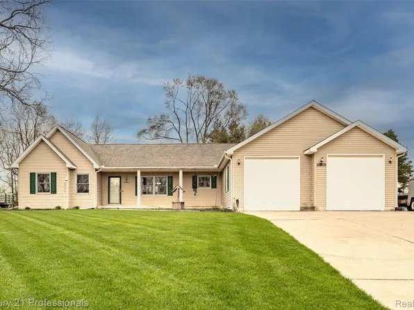 6591 Windiate Rd, Waterford, MI 48329