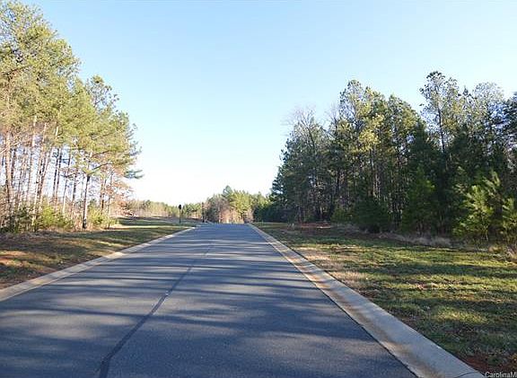 2nd image of 3008 Ashwood Park Dr #323