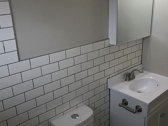 3rd image of 301 W 21st St Unit 7-07