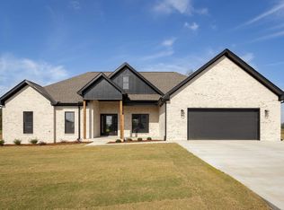 201 Spry Way, Killen, AL 35645